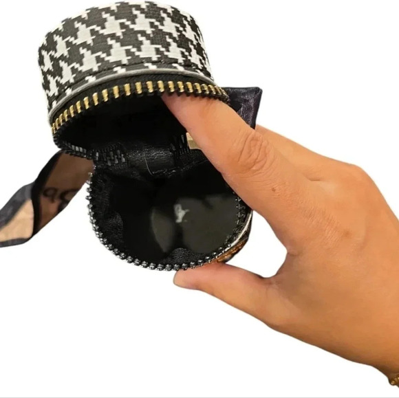 1 LEFT! Houndstooth Mini Vintage Barrel Bag Keychain - Picture 8 of 8